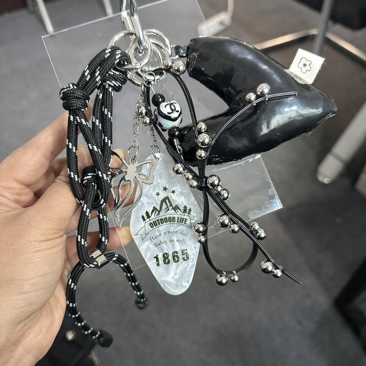 Wykwintny wisiorek do torby z  – Decor Lighting Phone Number recenzja i cena